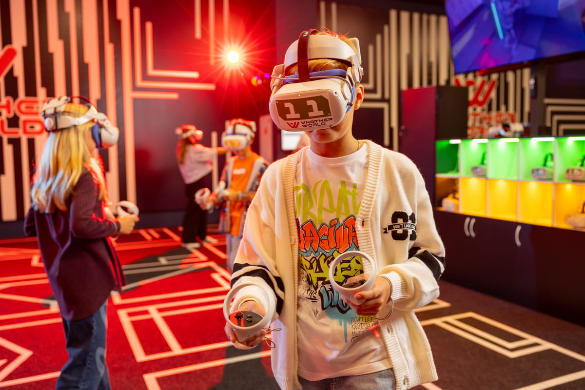дети на vr арене на январских каникулах